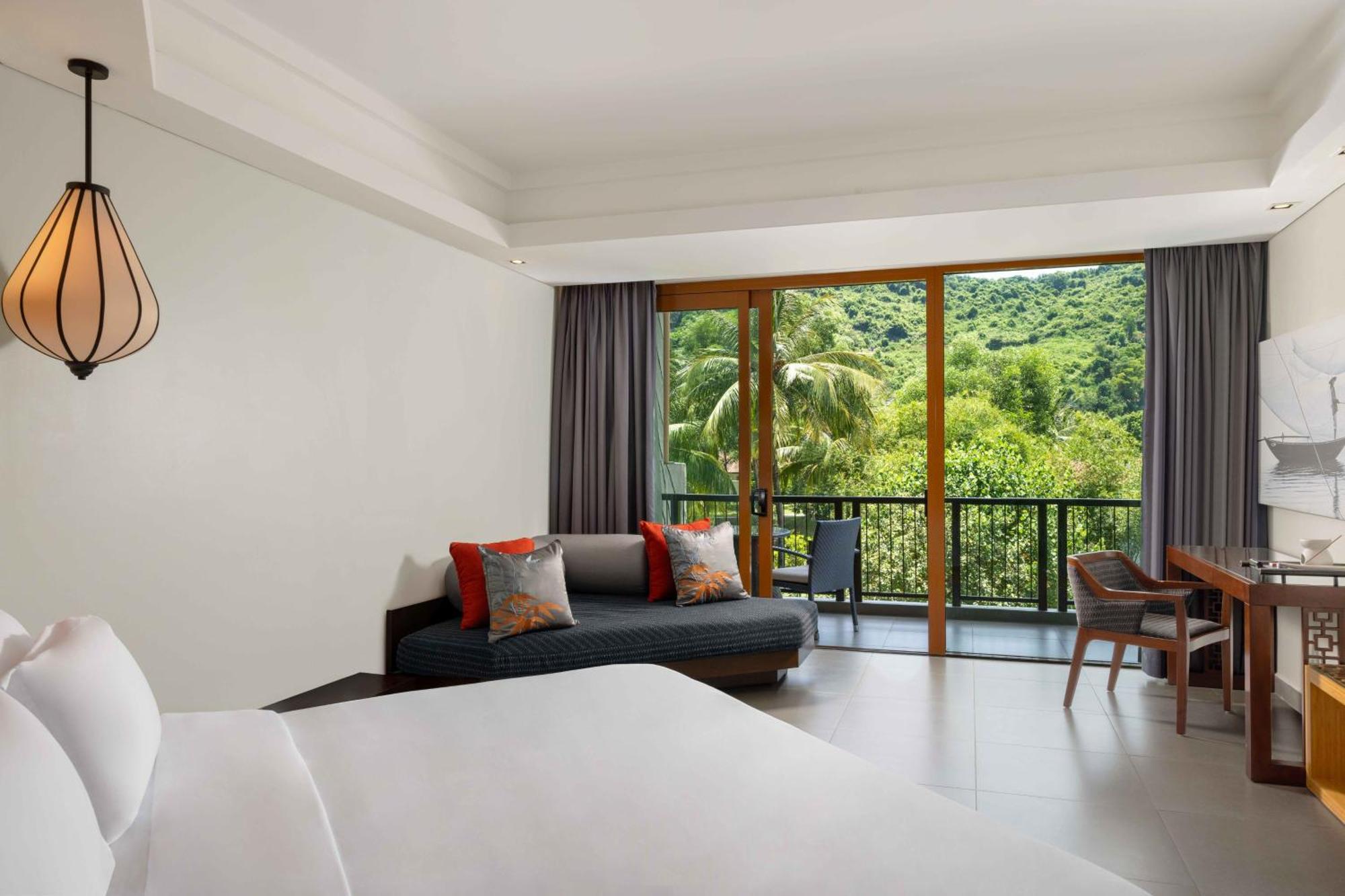 Angsana Resort Lang Co